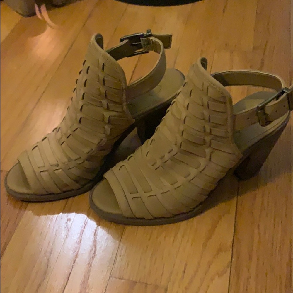 Jessica Simpson Shoe